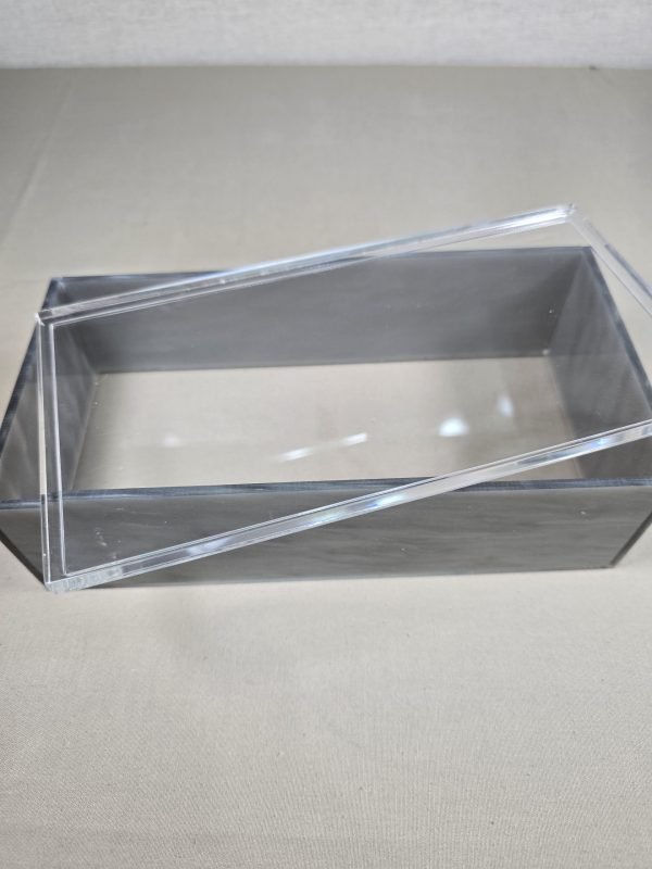 Caja de acrílico para sobres